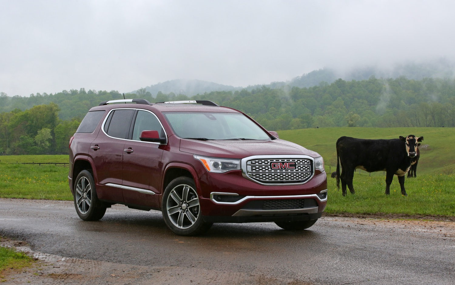 Comparison GMC Acadia Limited 2017 vs GMC Acadia Denali 2017
